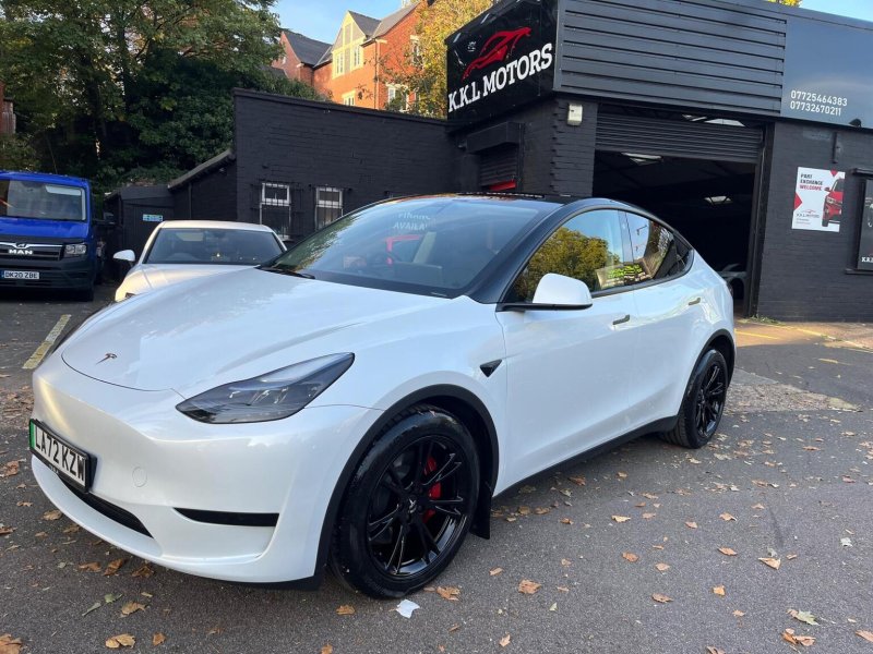 TESLA MODEL Y