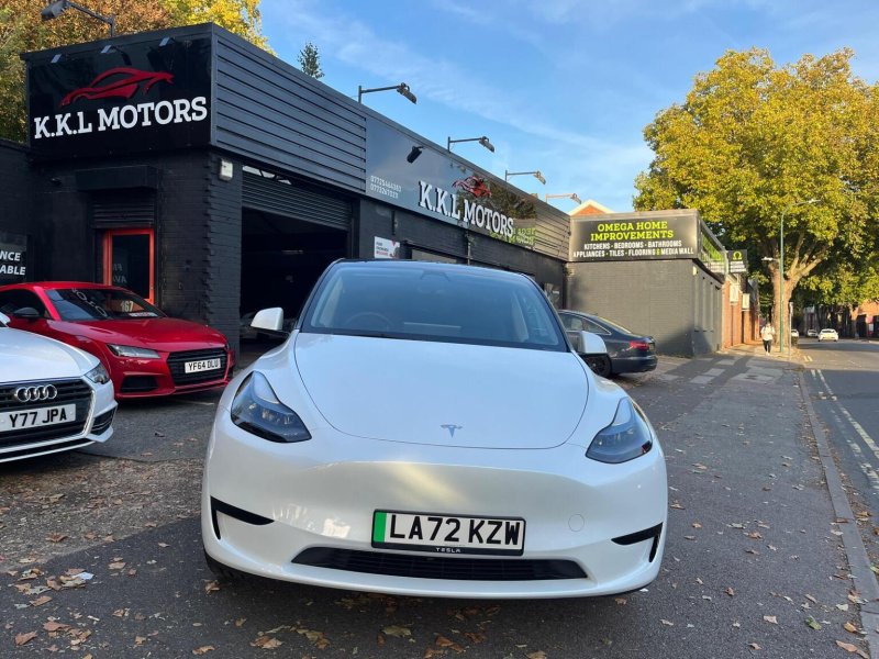 TESLA MODEL Y