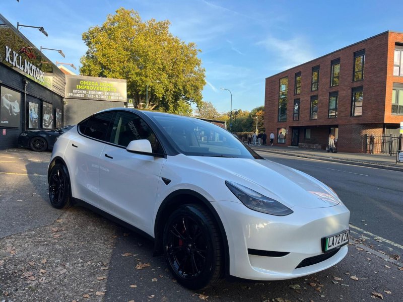 TESLA MODEL Y