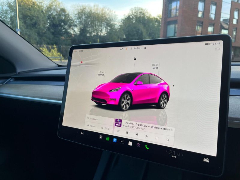 TESLA MODEL Y
