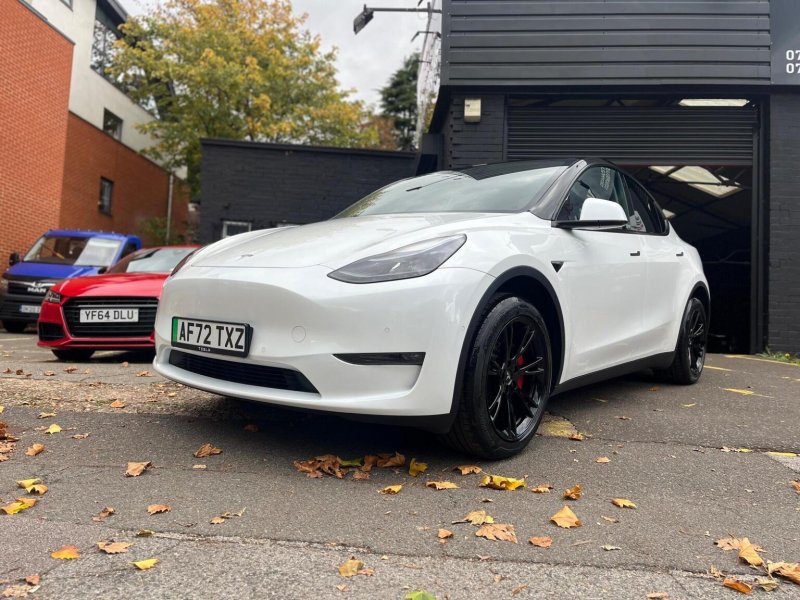 TESLA MODEL Y