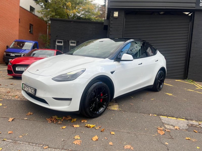 TESLA MODEL Y