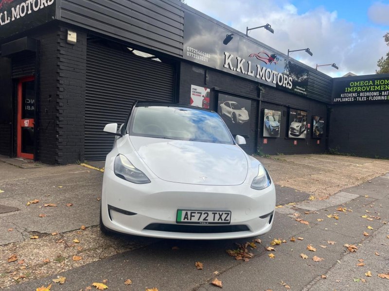 TESLA MODEL Y